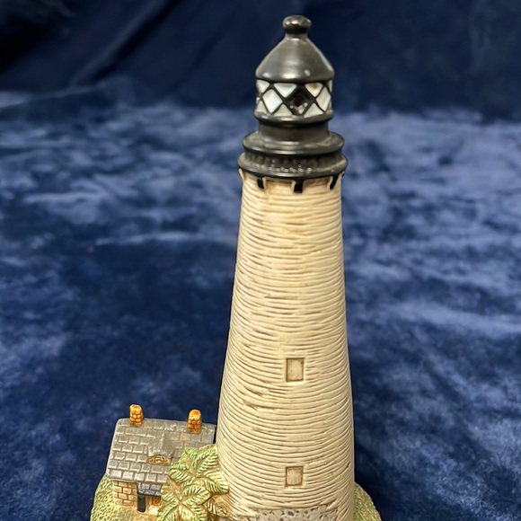 VTG Lefton Lighthouse - Picture 3 of 5